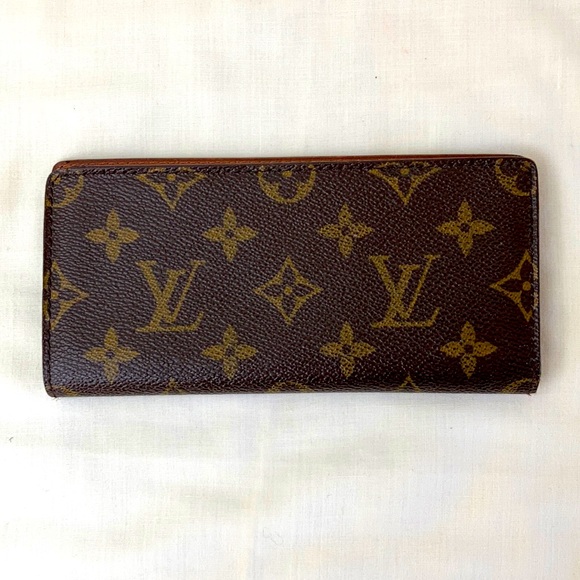 Louis Vuitton Handbags - Louis Vuitton bi-fold checkbook holder